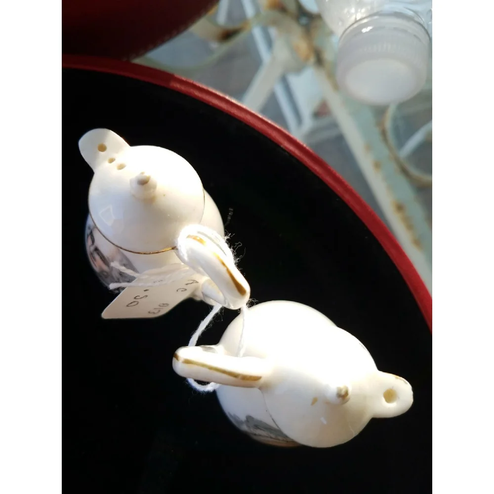 salt and pepper shakers